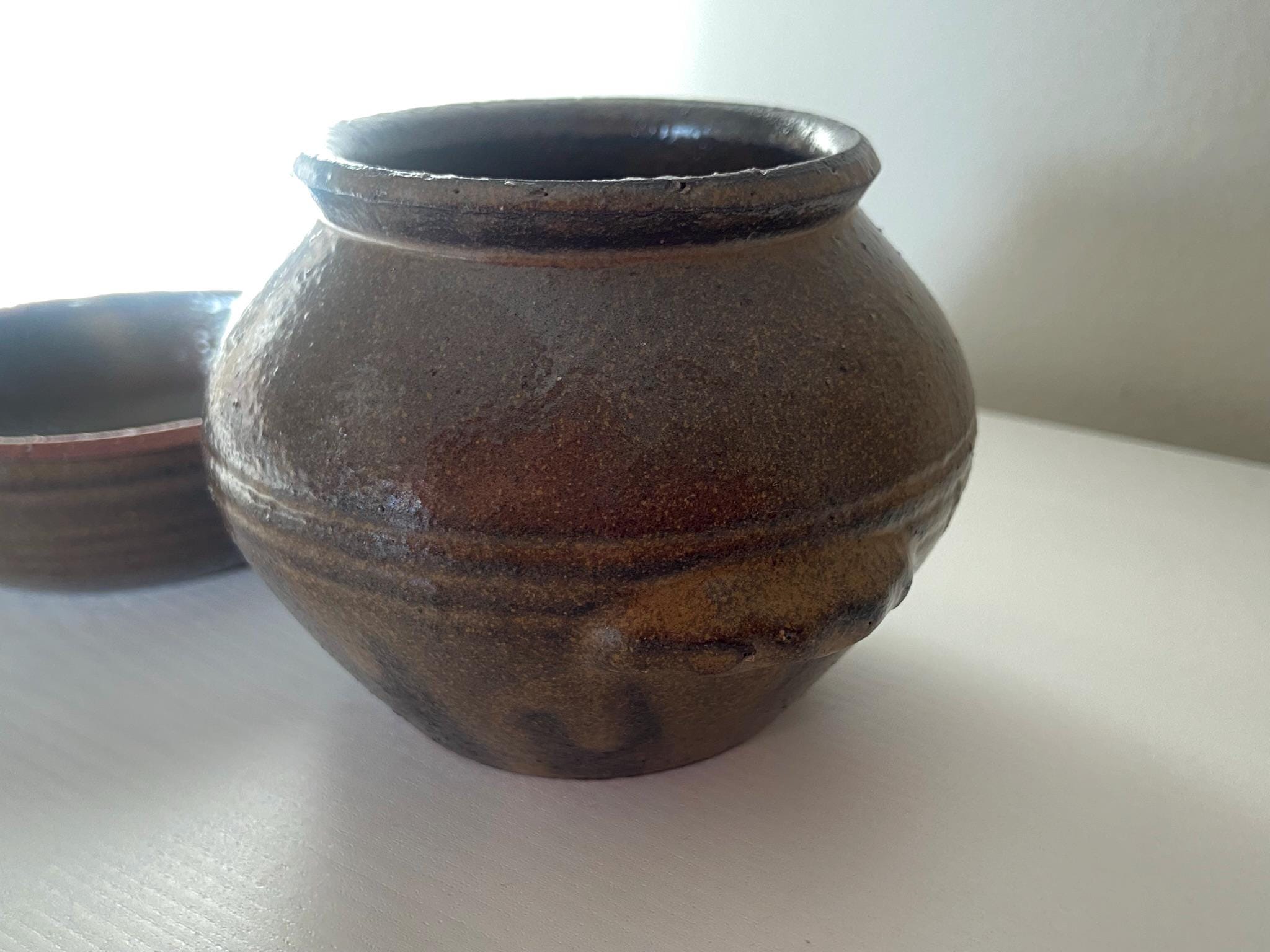 Mini Korean Onggi Jar with Lid | Dark Aesthetic Decor | Meditation Object | Minimalist Korean Pottery | Small Lidded Jar | Gift Wrap