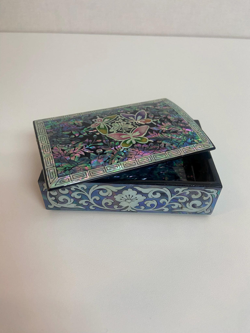 Mother of Pearl Jewelry Box, Korean Lacquer Box, Handmade Shell Inlay Trinket Box, Traditional Korean Gift, Butterfly Design | Gift Wrap