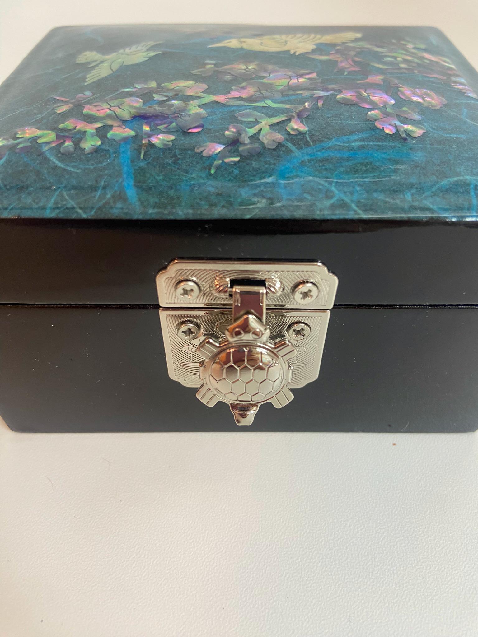 Korean Mother of Pearl Jewelry Box, Handmade Lacquer Trinket Box, Keepsake Box, Luxury Shell Inlay Gift | Asian Decor | Gift Wrap