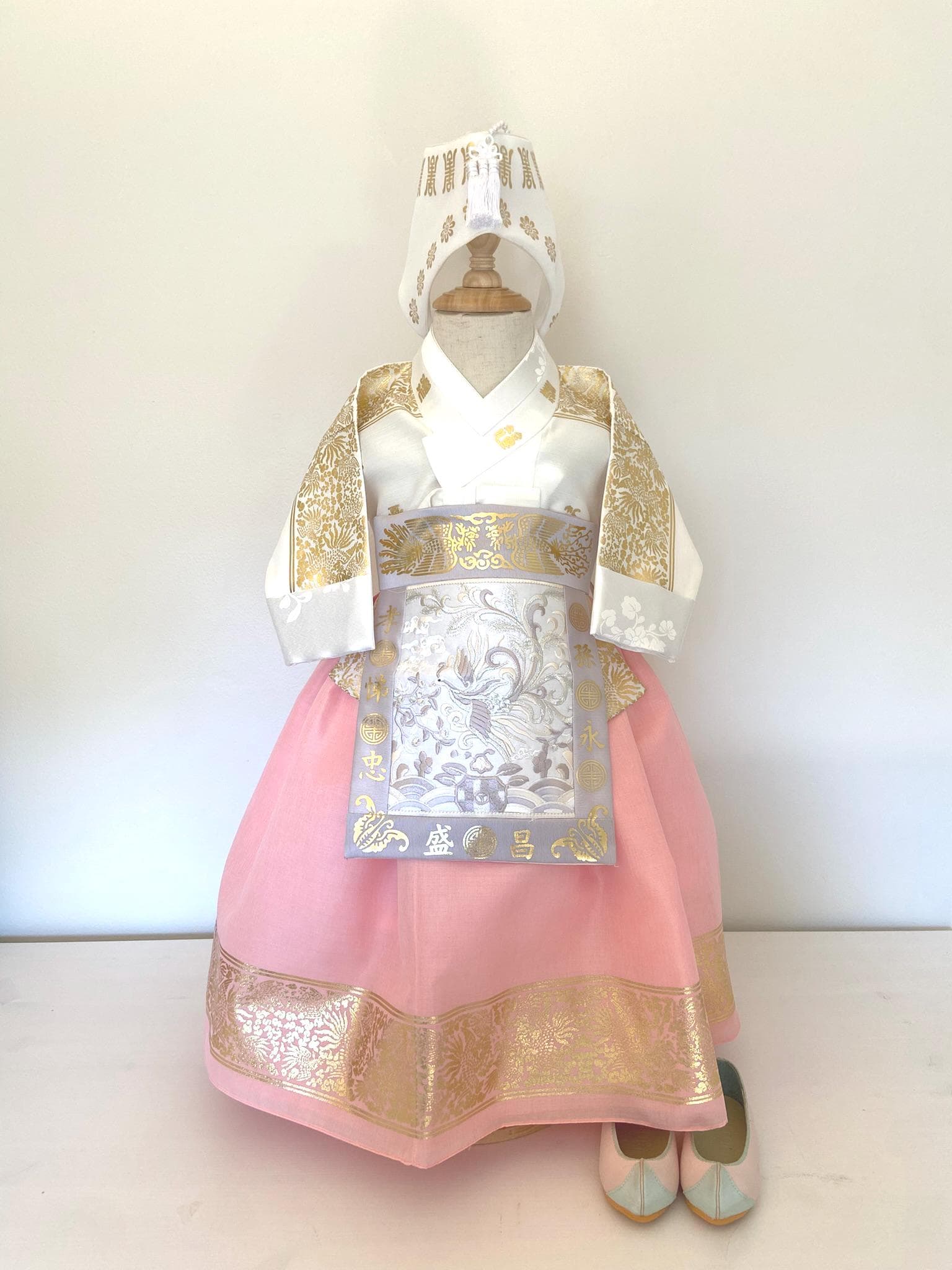 Girl N Hanbok Rental | White & Gold Korean First Birthday Hanbok | Luxury Doljanchi Hanbok | Baby Girl Hanbok | gold royal-style Jeondae